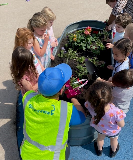 BrightView educating kids about sustainability on Earth Day